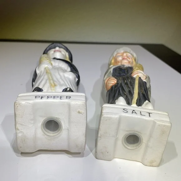 Rare Vintage Set of Bisque Witch Salt and Pepper Shakers - Picture 11 of 11